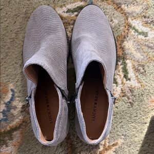 Lucky Brand Women's Gray Ankle Booties